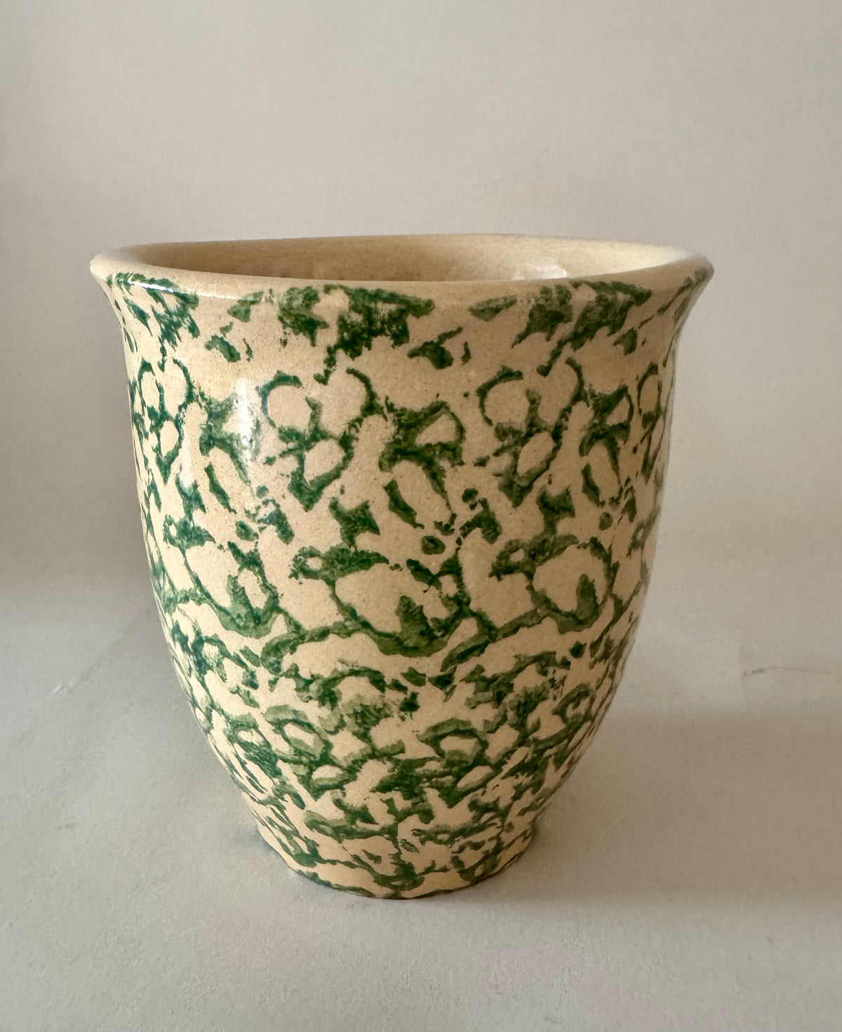 Green sponge ware pottery - planter or vase. Vintage American art pottery Roseville