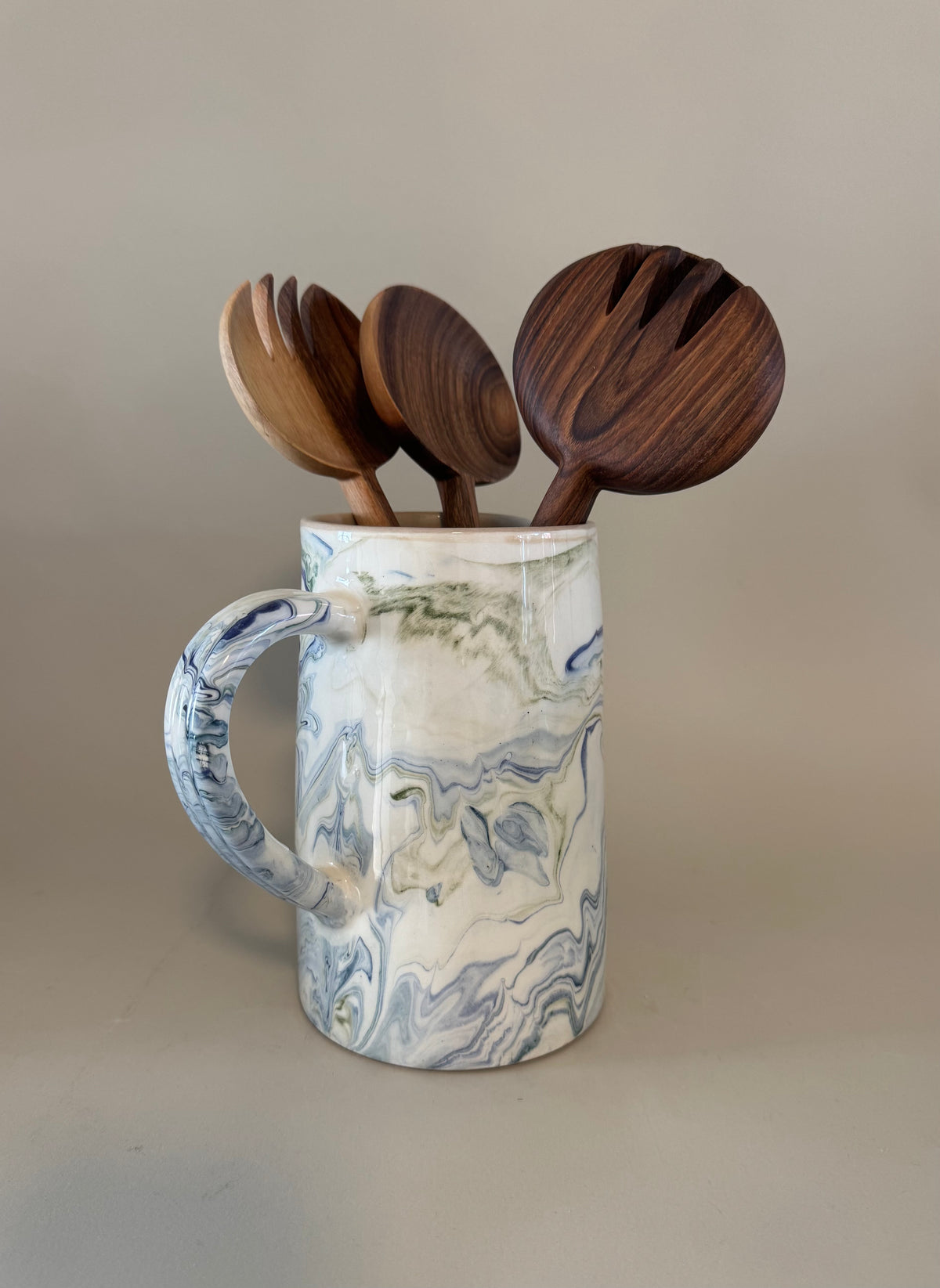 Marbled pitcher indigo