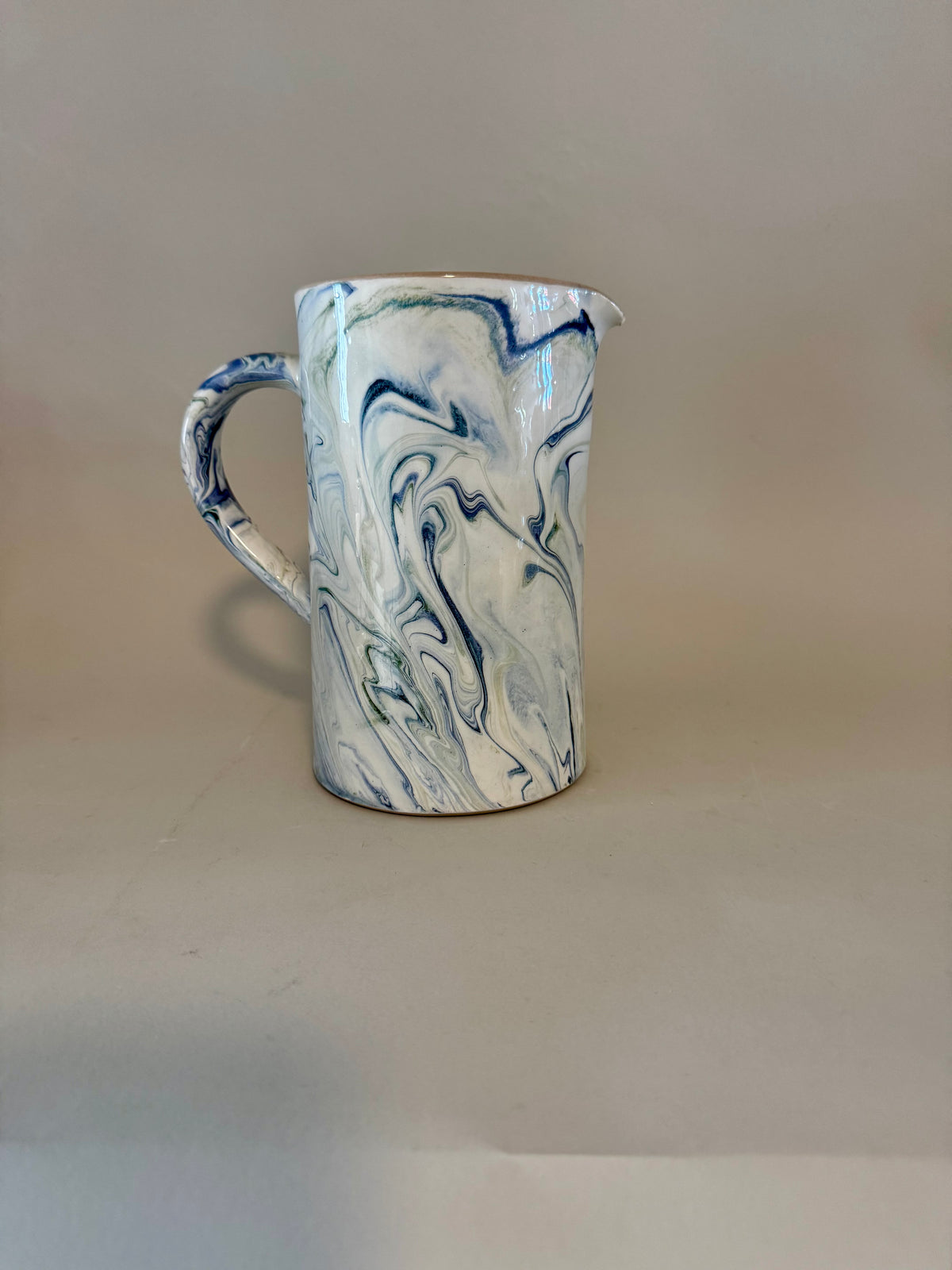 Marbled pitcher indigo