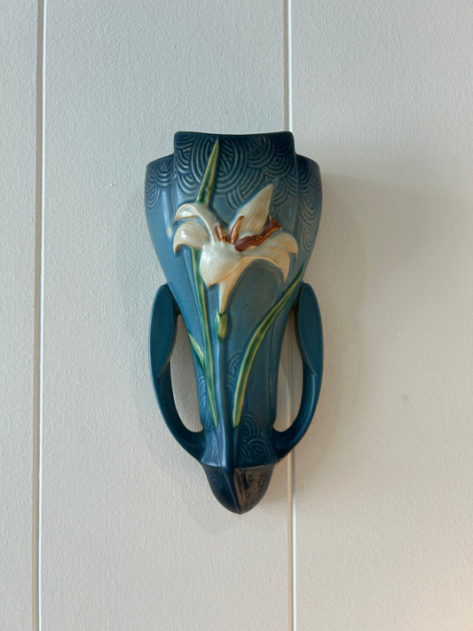 Roseville Lily Wall Pocket